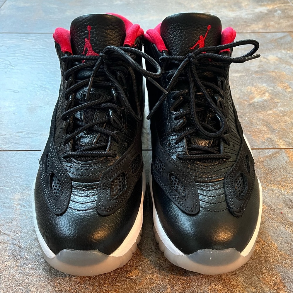 Jordan 11 Low IE USM9